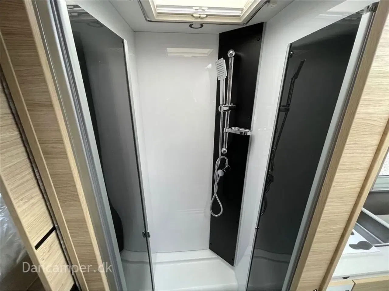 Billede 17 - 2026 - Chausson 797 Ultimate Line   Chausson 797 Ultimate Line, 140 HK, 8-trins automatgearkasse, solcelle. sænkeseng, alu.fælge og adaptiv fartpilot