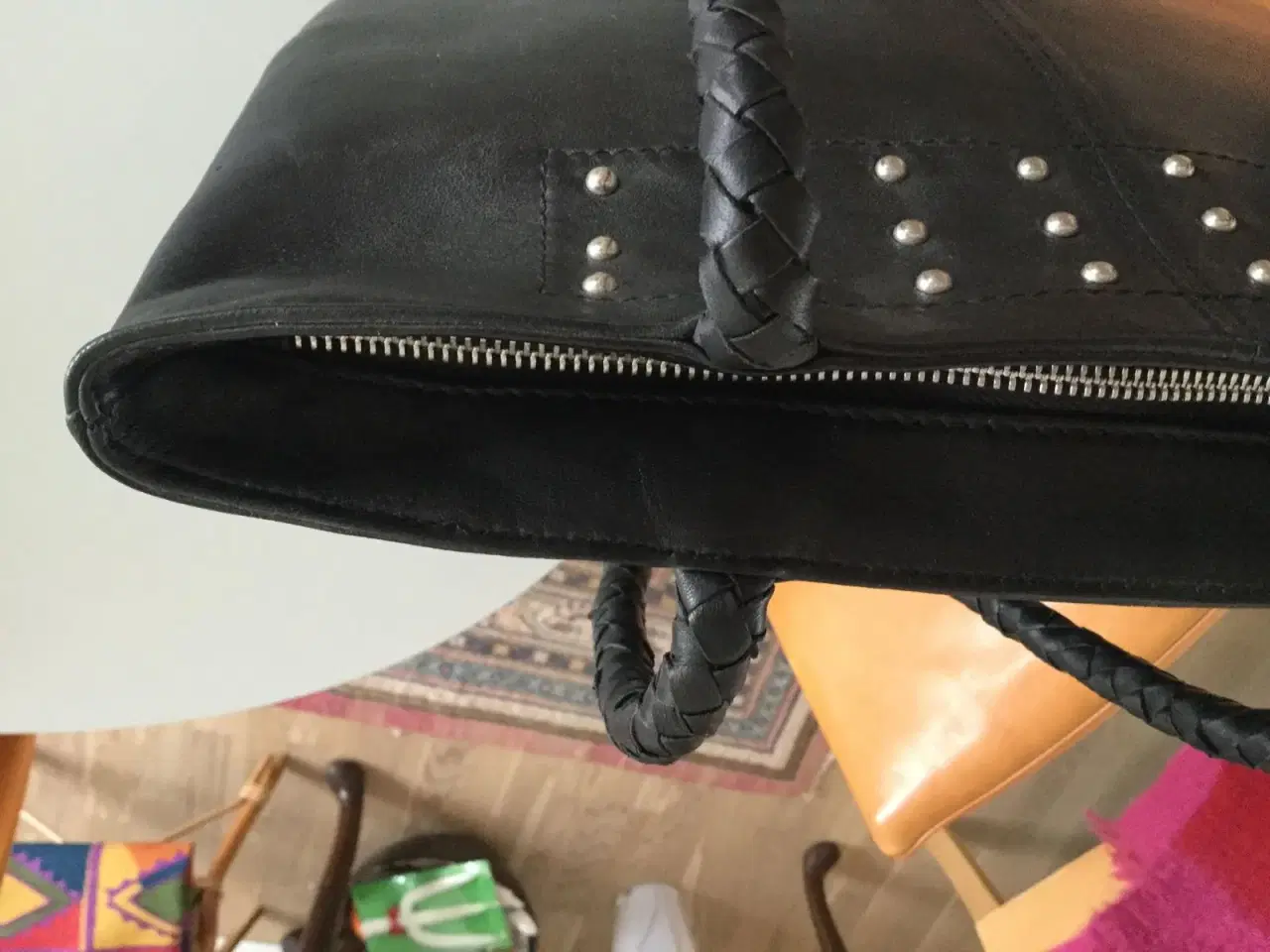 Billede 4 - Håndtaske i sort skind lækker kvalitet