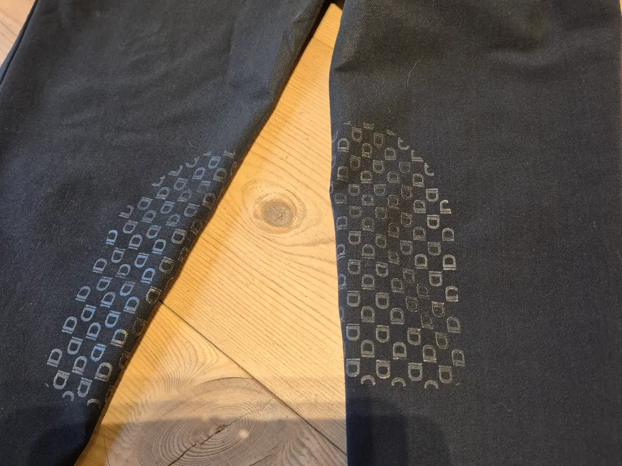 Billede 7 - Ridebukser og hjelm