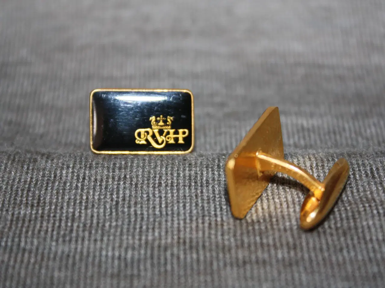 Billede 2 - Manchetknapper Sporrong med logo RVHP og krone