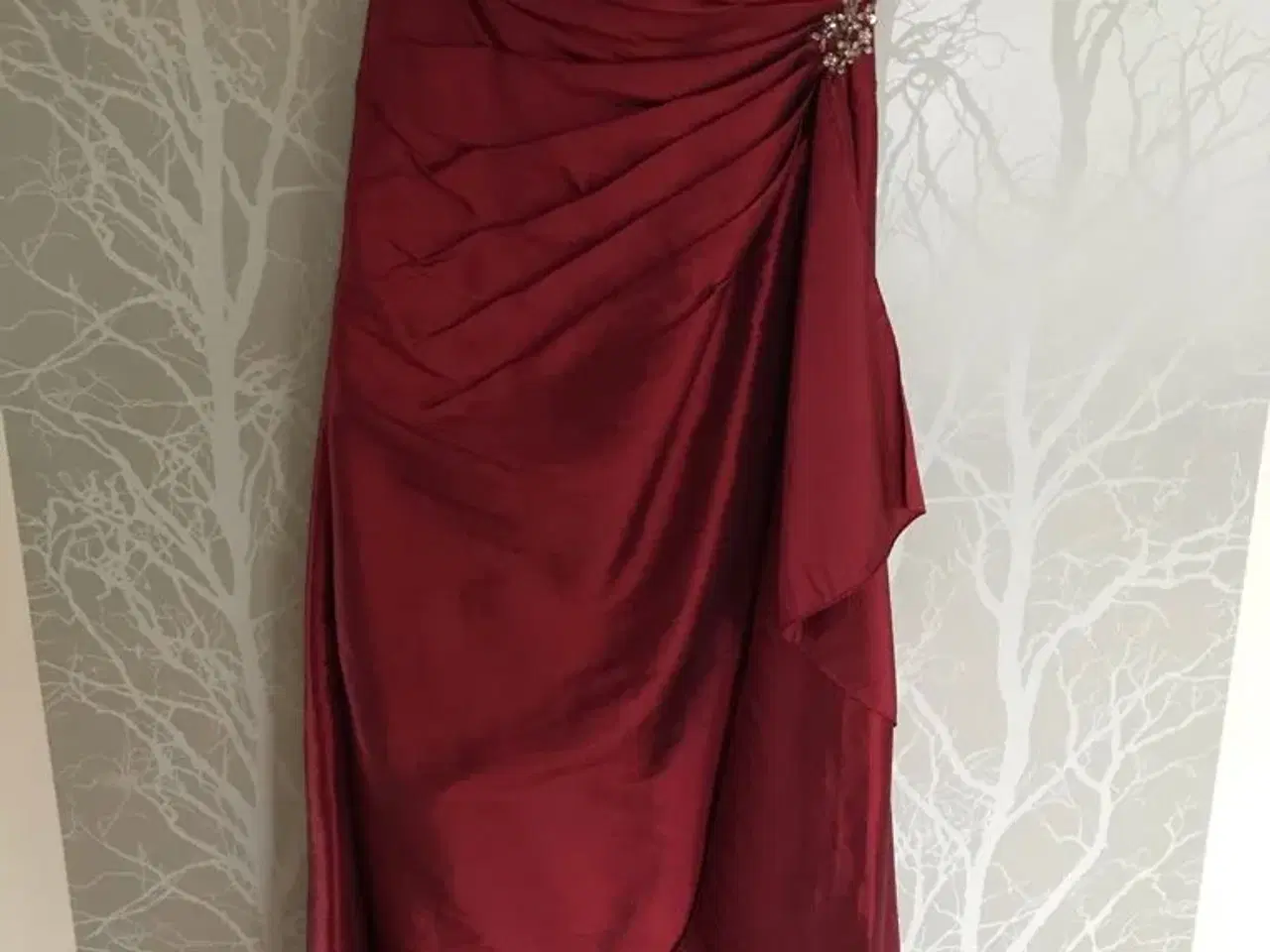 Billede 1 - Smuk galla kjole med sjal
