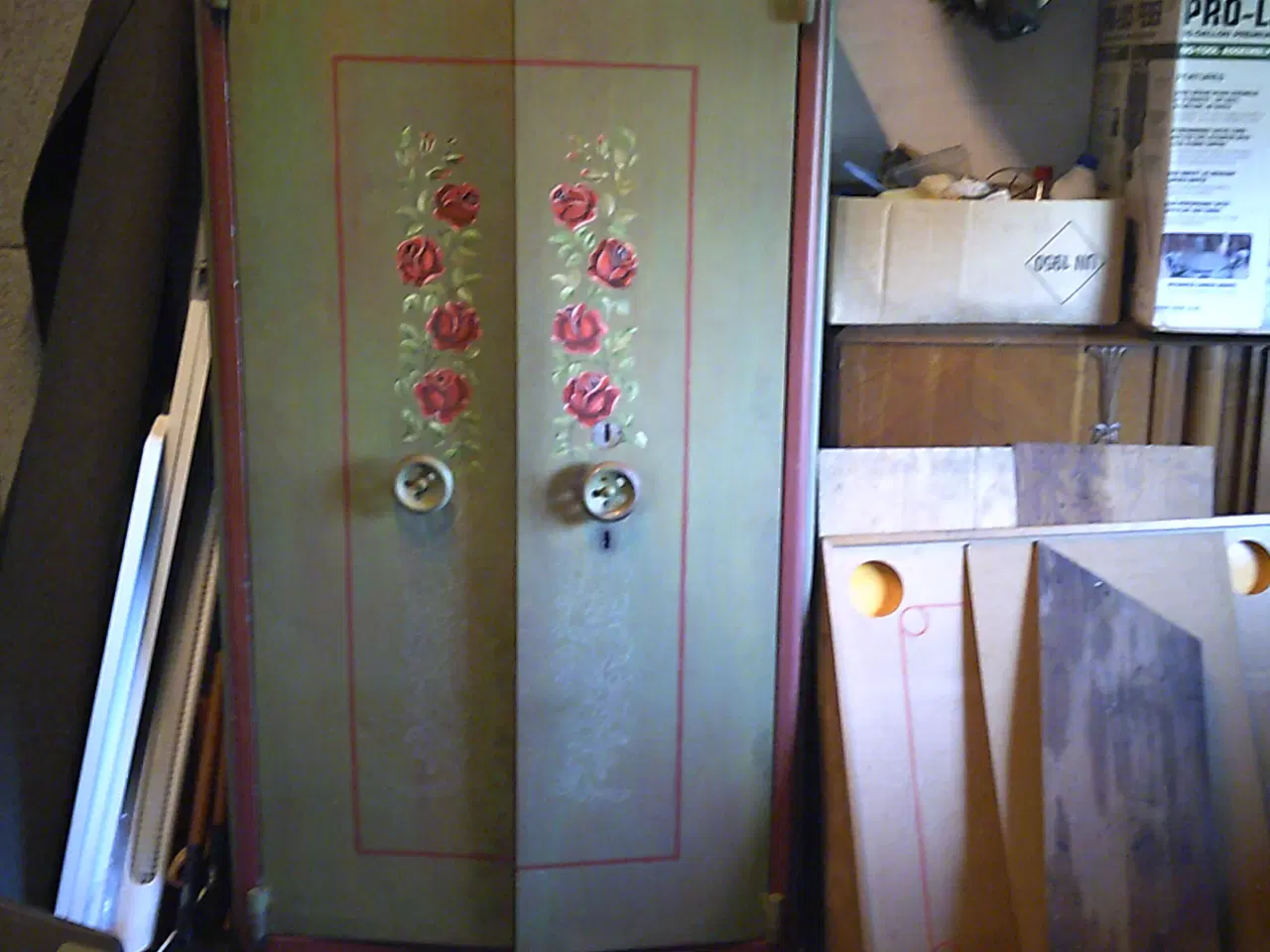 Billede 1 - Våbenskab 180cm X 100cm