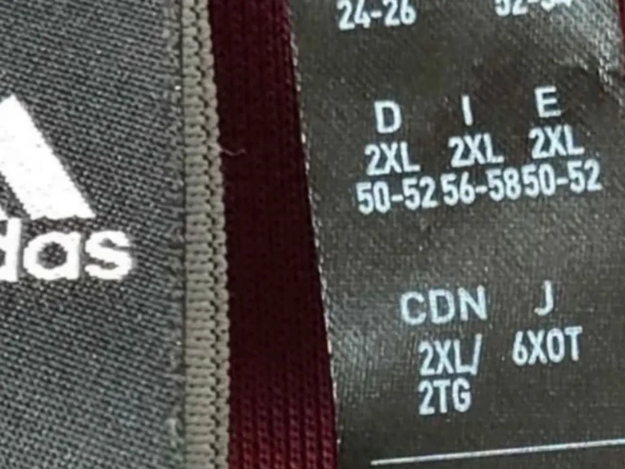 Billede 3 - Adidas træningsdragt