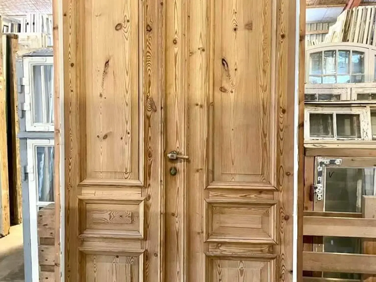 Billede 2 - Klassisk, afsyret fløjdør fra herskabslejlighed