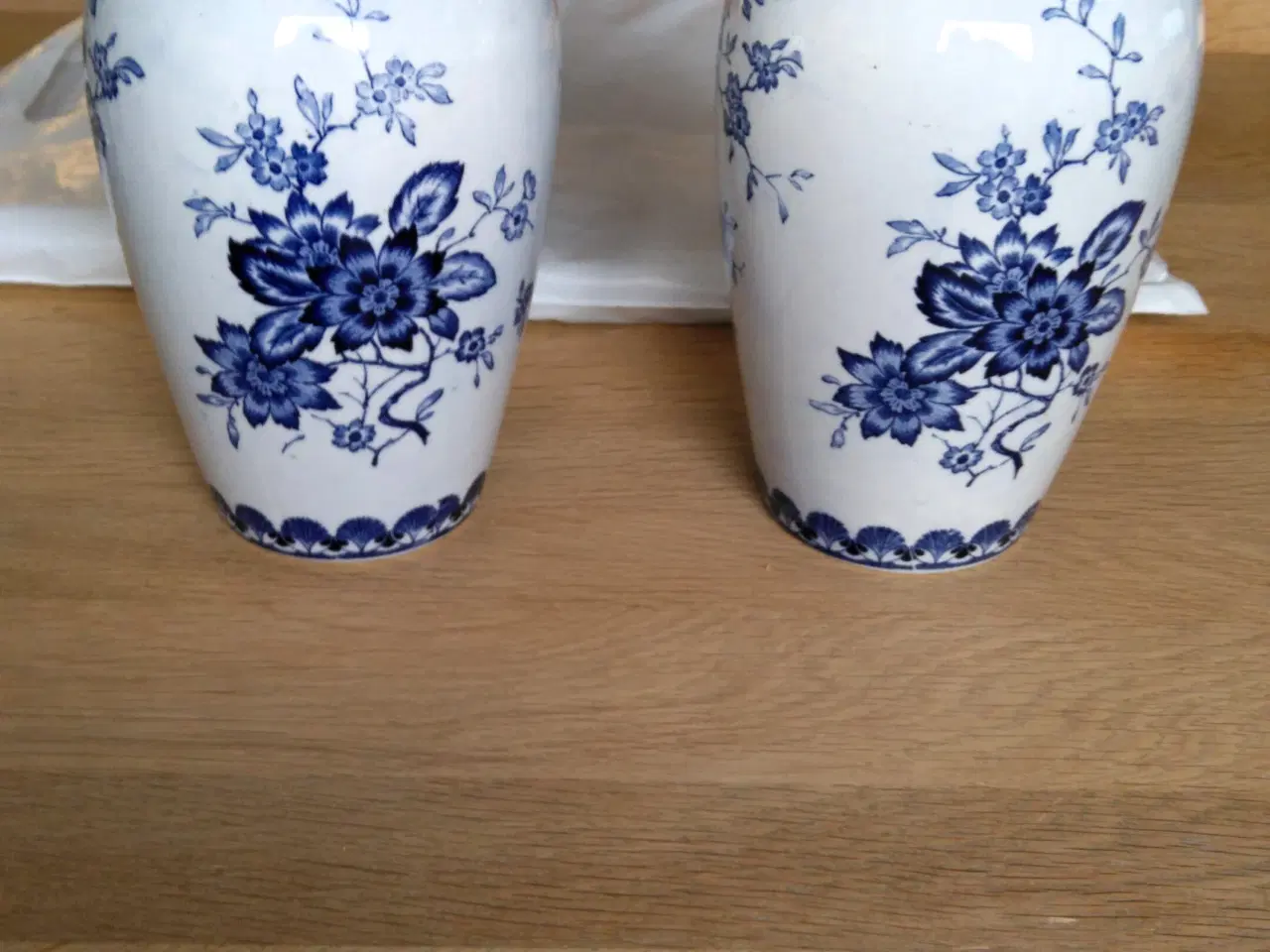Billede 1 - 2 flotte vaser med Hollandske motiver
