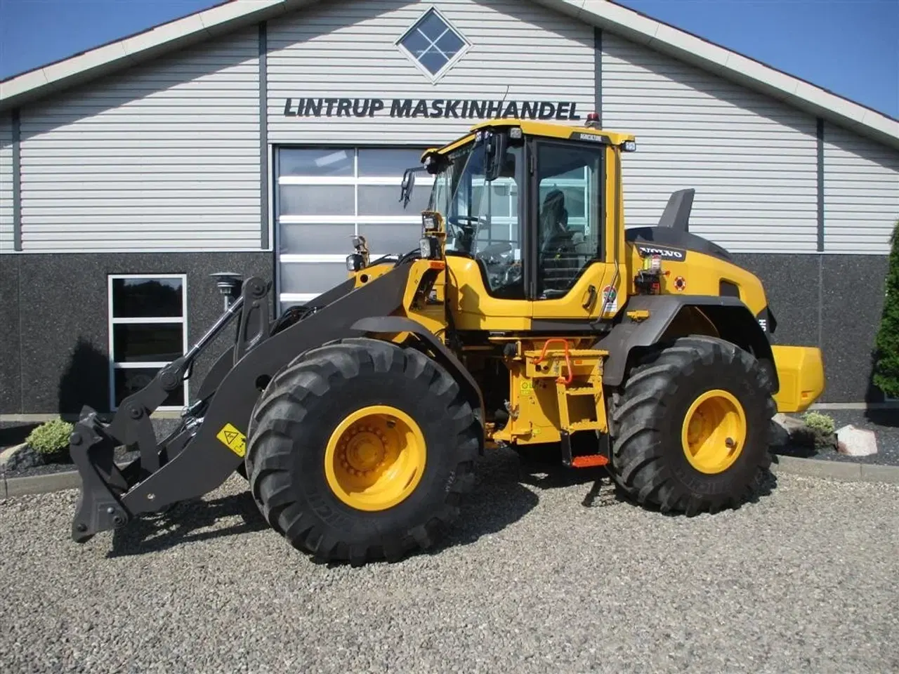 Billede 1 - Volvo L 70 H H2 BEMÆRK MED GARANTI FRA VOLVO FREM TIL DEN 9.9.2026. AGRICULTURE DK-maskine med lang arm, Co-Pilot & med 750mm Michelin MEGA X BIB hjul.