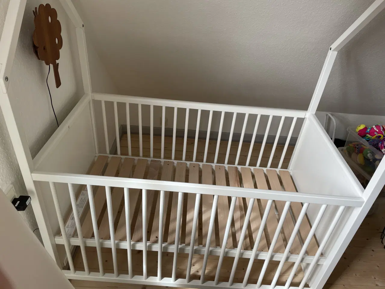 Billede 3 - Stokke Home tremmeseng/hus seng