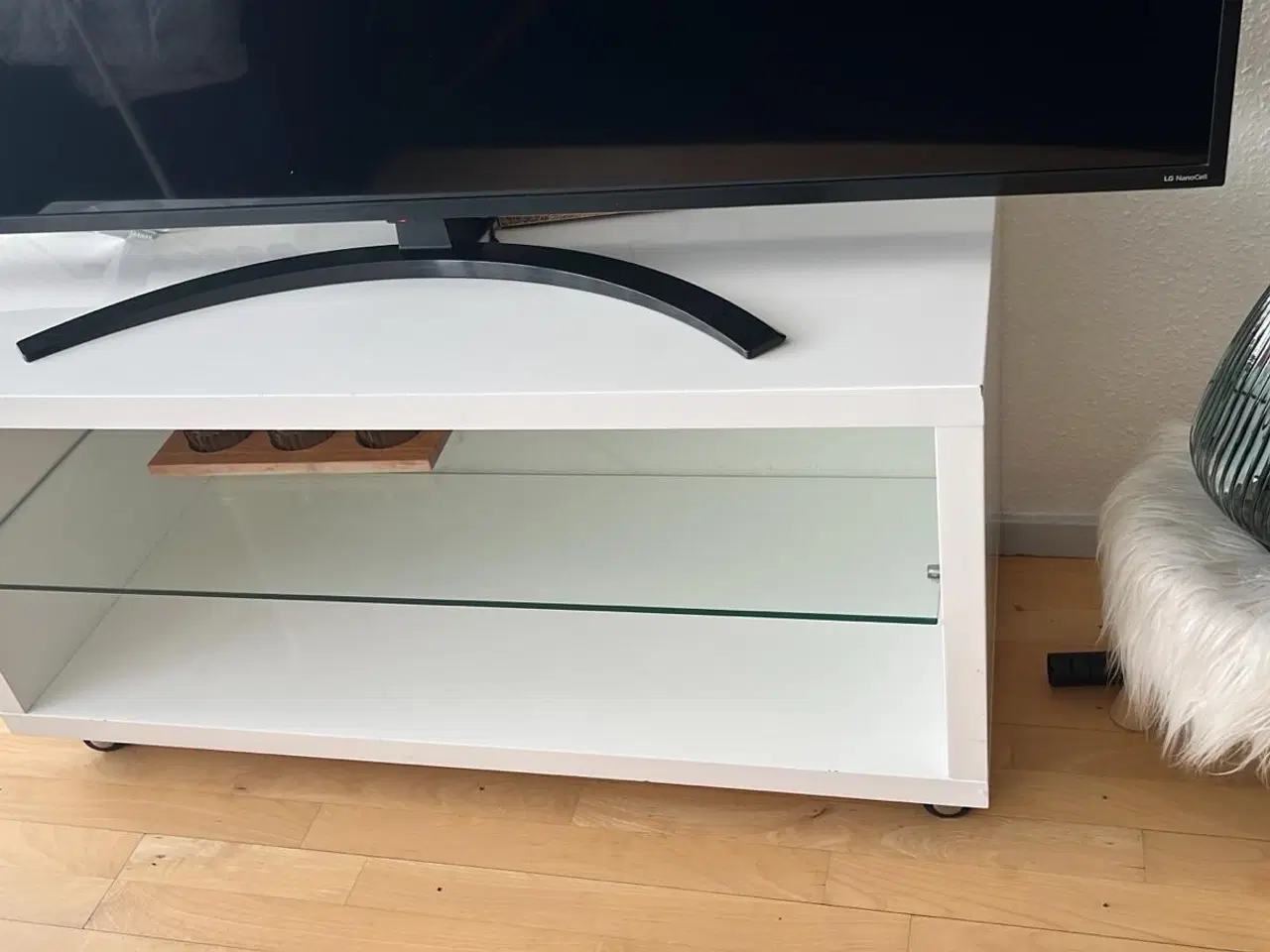 Billede 9 - Senge/spisebord/stuebord/sofa/tv bord