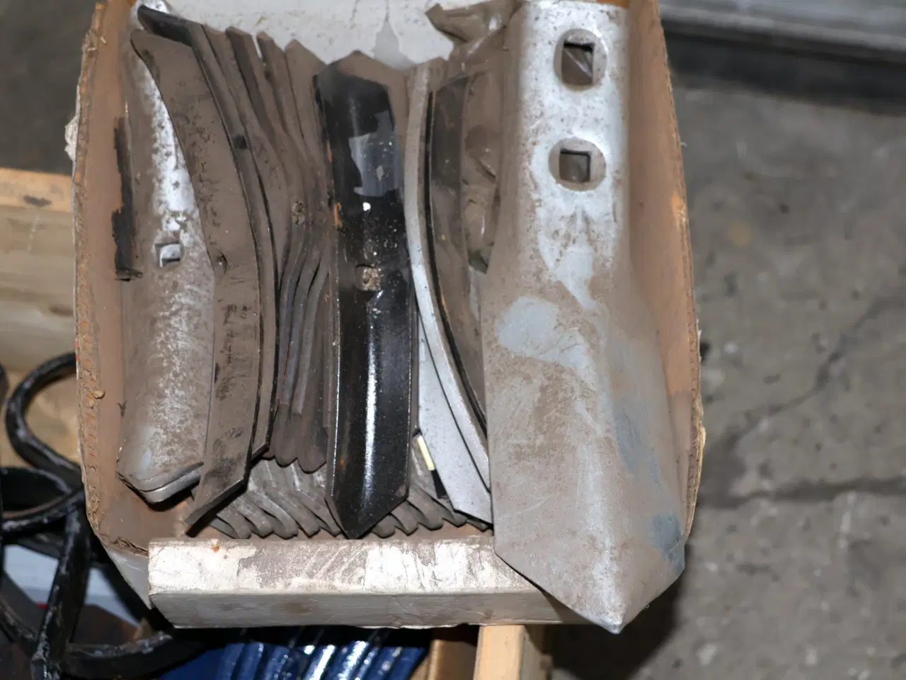 Billede 11 - Palle diverse sliddele til jordbehandlingsmaskiner