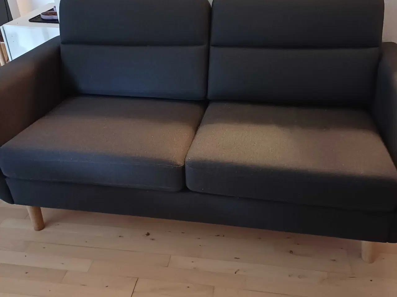 Billede 1 - Mørkegrå 2 pers sofa 