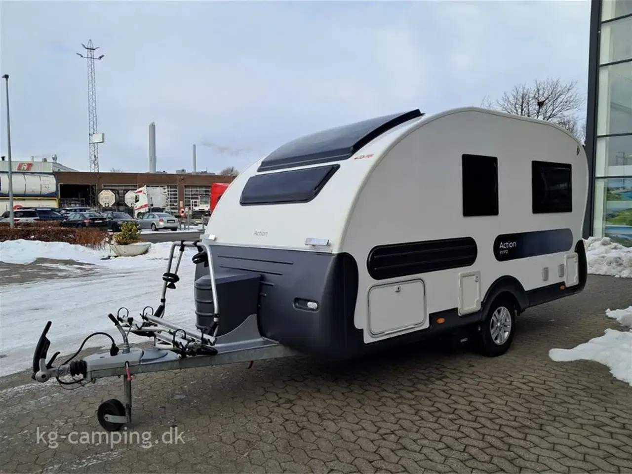 Billede 3 - 2021 - Adria Action 391 PD Den populære rejsevogn med fast dobbeltseng, Mover, Cykelstativ og Fortelt