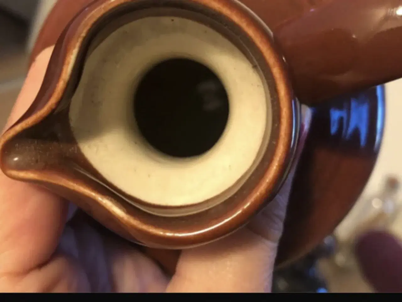 Billede 6 - 2 fine aksini krus/kande og spilledåse 