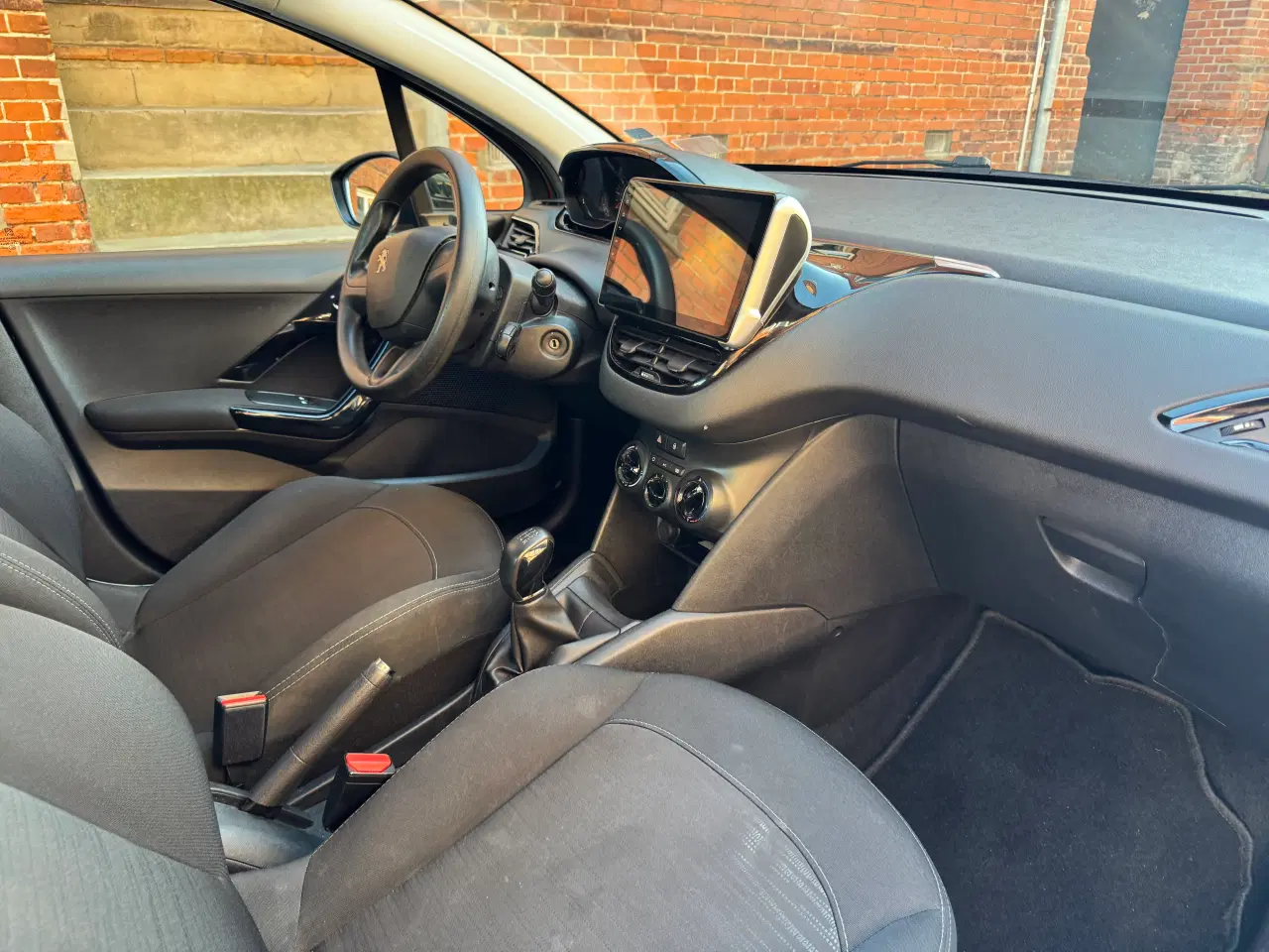 Billede 9 - 🚗 Peugeot 208 VTi 1.0 – 2015 – Økonomisk & Velhol