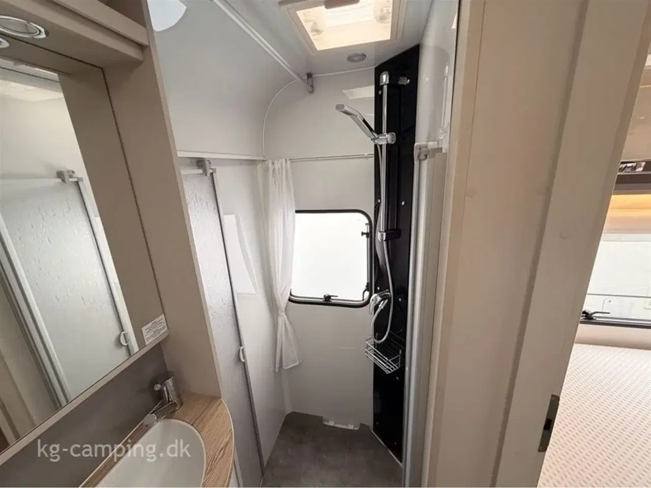 Billede 11 - 2022 - Dethleffs Trend T 7017   Flot og velholdt delintegreret autocamper med lave enkelt senge og massere af udstyr