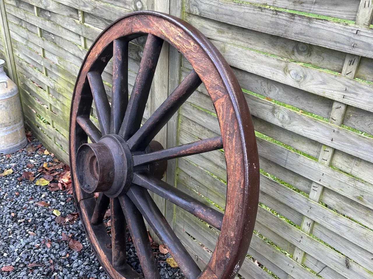 Billede 3 - Flot gammel hestevognshjul med jernring