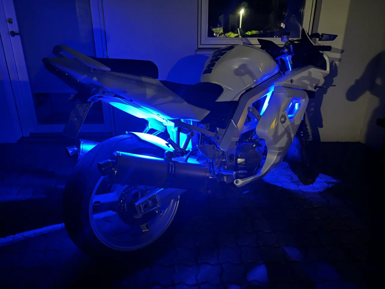 Billede 4 - Suzuki SV1000S – V2 kraft med sjæl