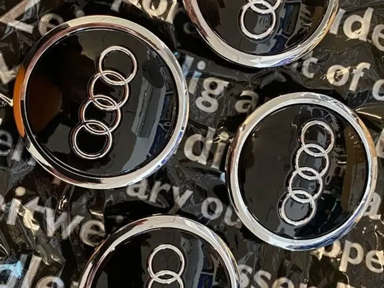 Billede 1 - Audi centerkapsler sort / krom