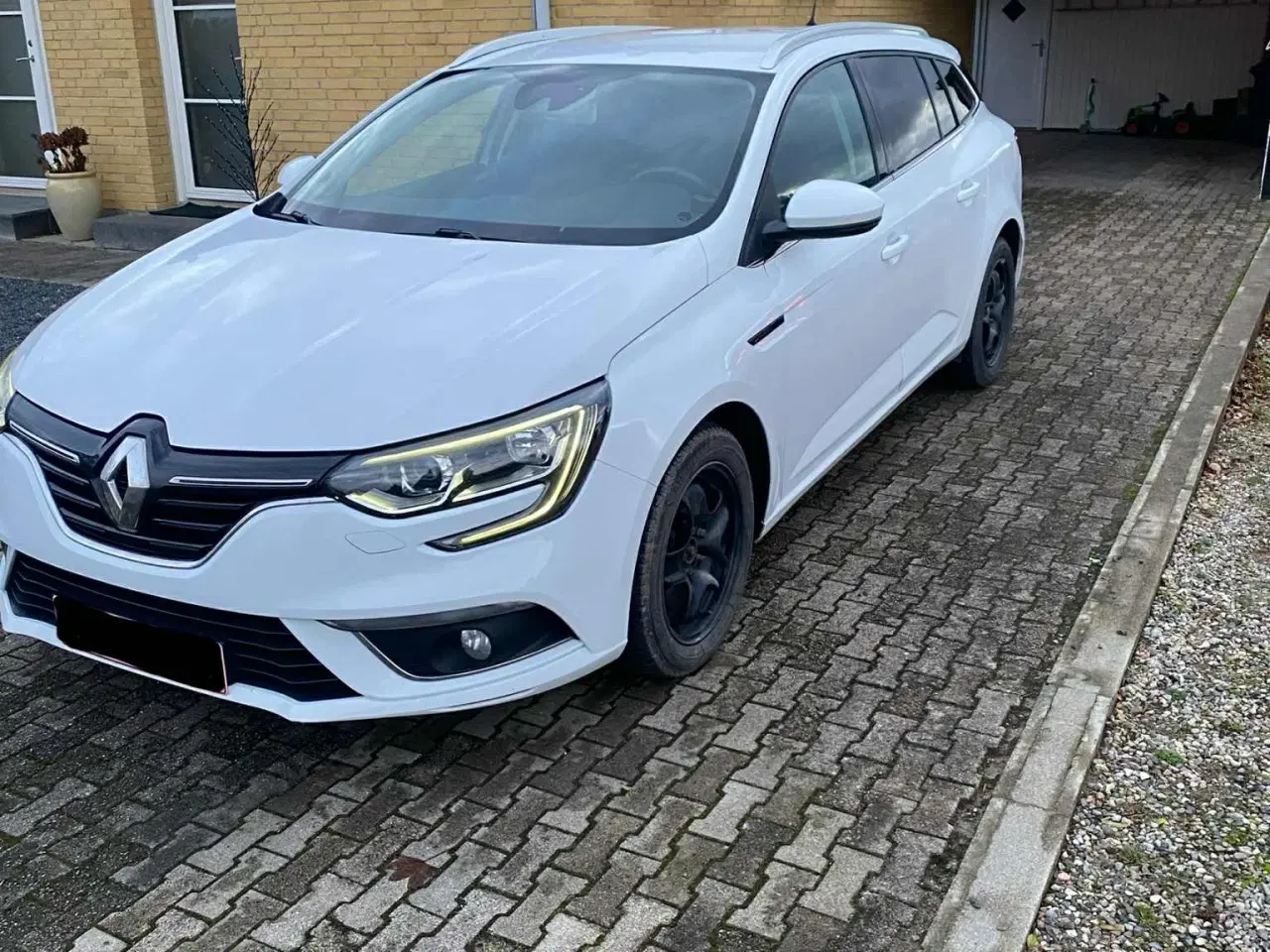 Billede 3 - NYSYNET Renualt Megane - Perfekt familievogn
