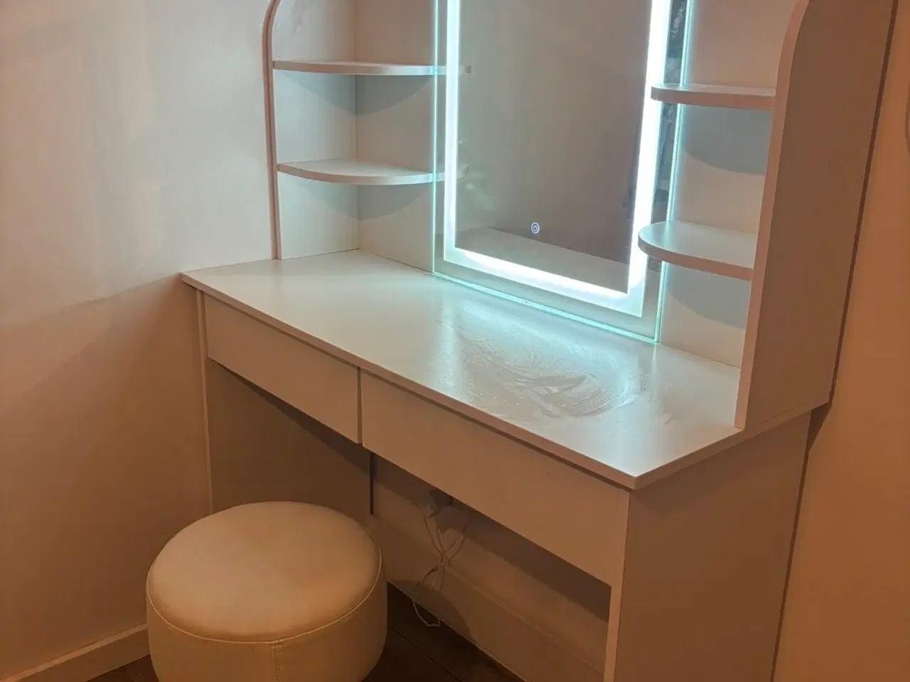 Billede 2 - Makeupbord med spejl