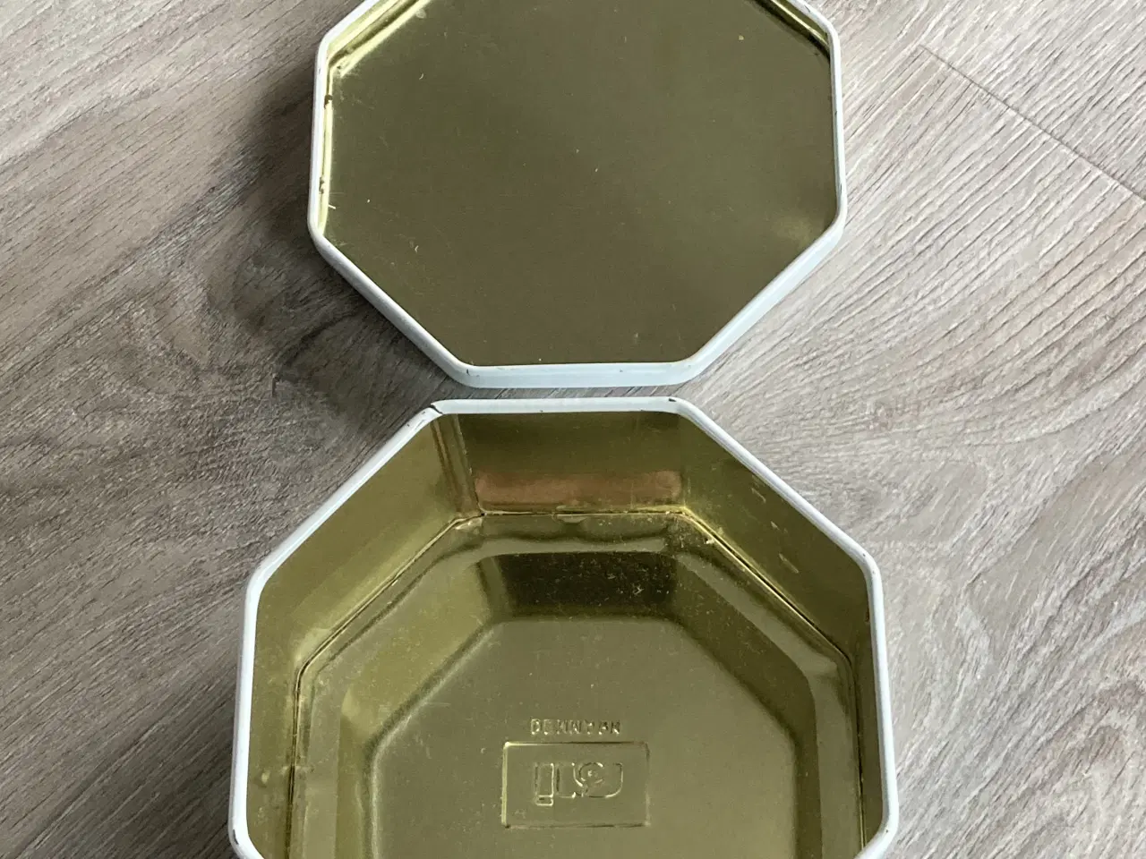 Billede 5 - Ottekantet metaldåse fra IRA