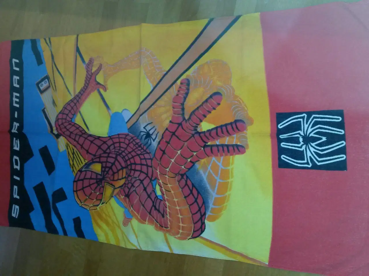 Billede 1 - Badehåndklæde med Spiderman