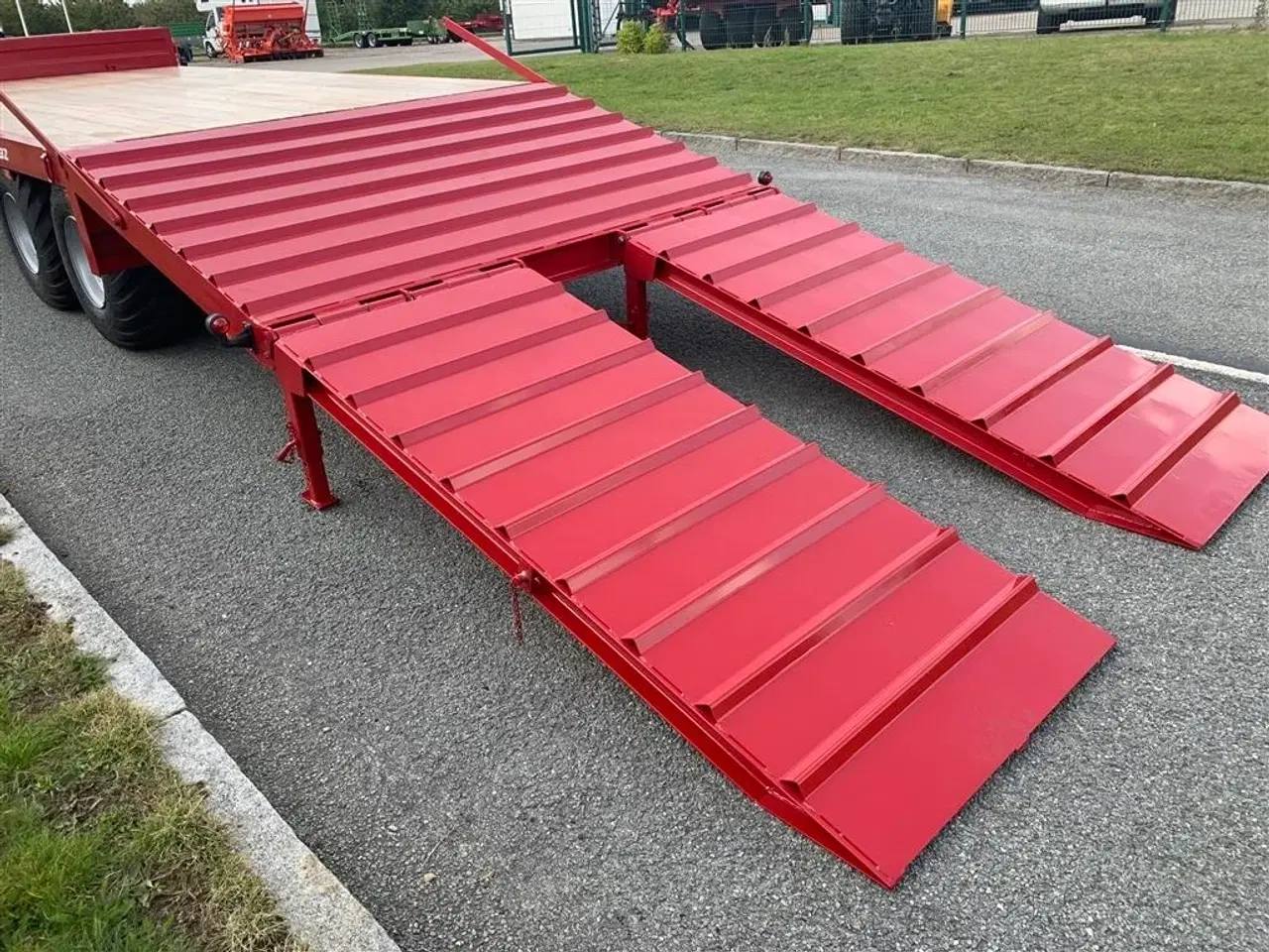 Billede 20 - Tinaz 12 tons maskintrailer med hydrauliske bredde ramper