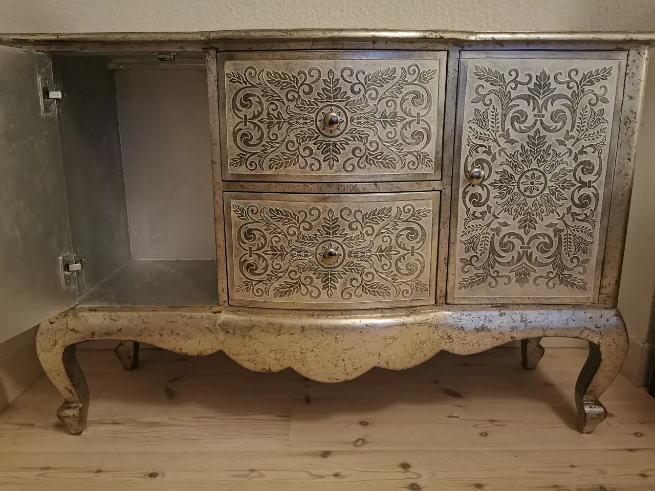 Billede 2 - Sølvkommode