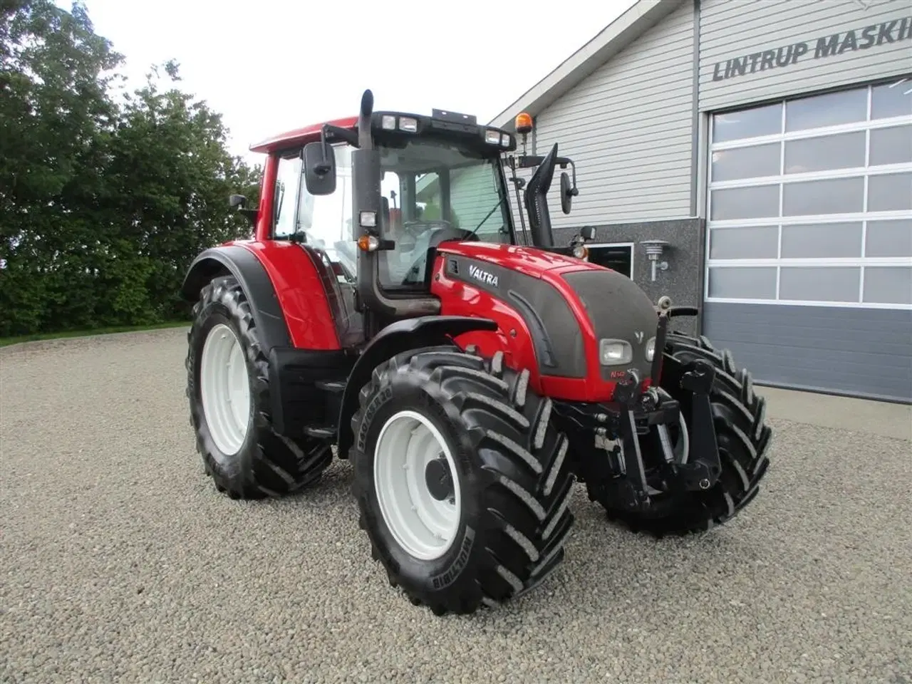 Billede 17 - Valtra N142 Med frontlift