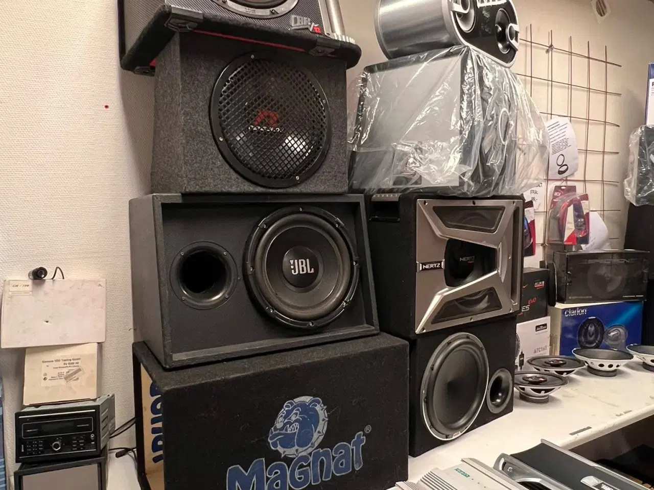 Billede 6 - Bilstereo i top og priser i bund 