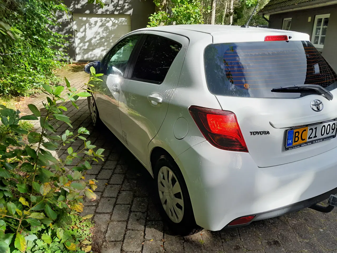 Billede 4 - Yaris 1.4D 2015, nysynet, med træk, momsfri