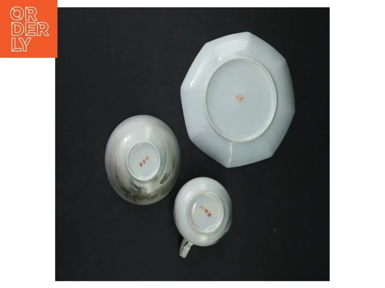 Billede 4 - Vintage kinesisk Porcelænsservice med landskabsmønster (str. Tallerken, 13 cm. skål, 8 cm. kande 8 cm)