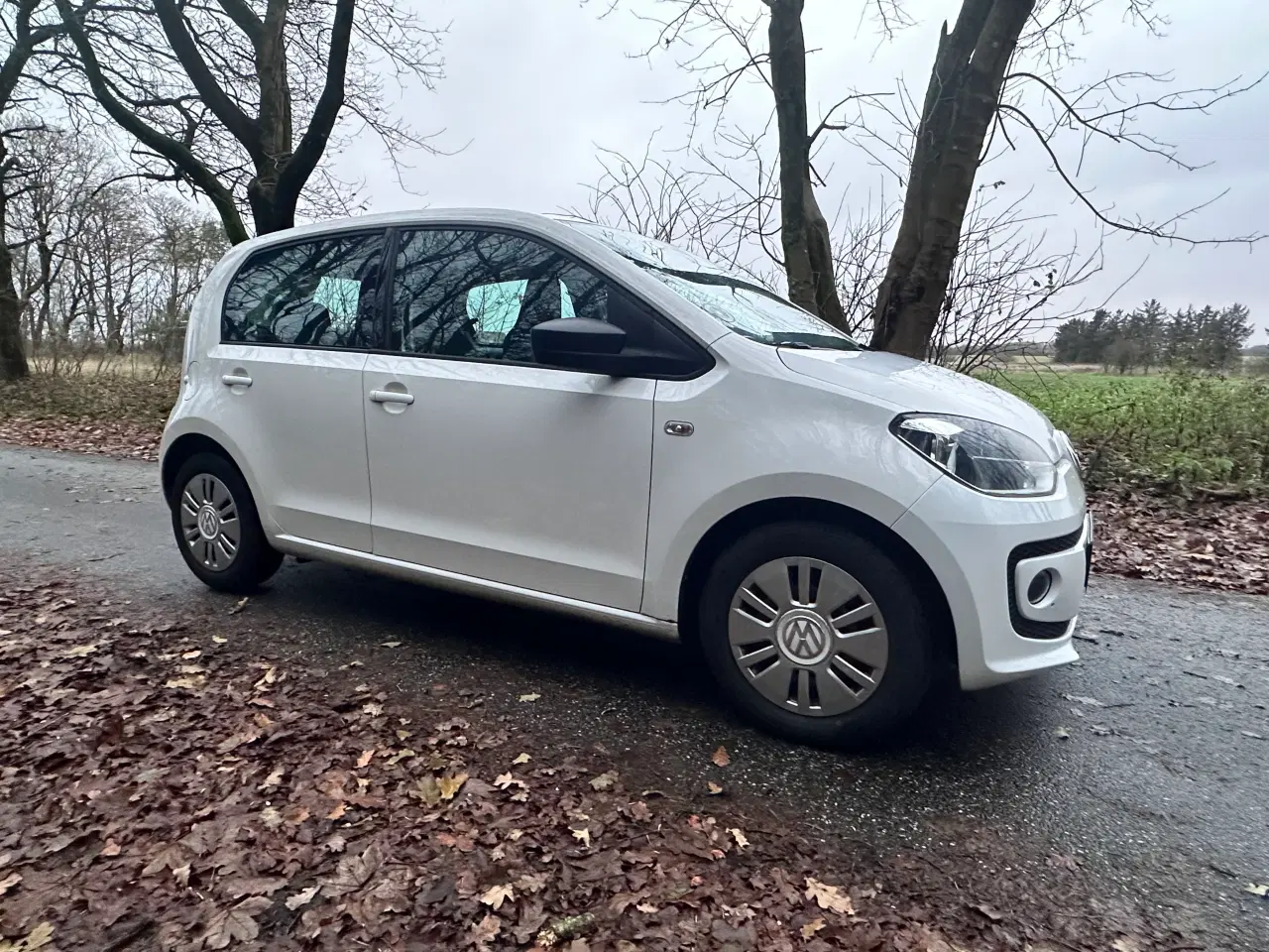 Billede 3 - Nysynet vw up, med masser af udstyr