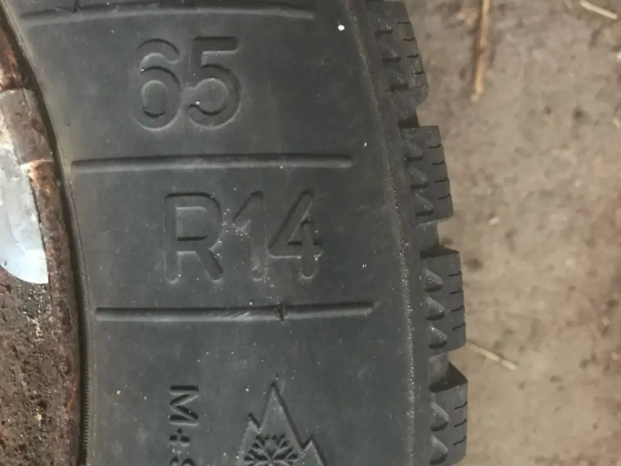 Billede 4 - 4 stk fælge med dæk