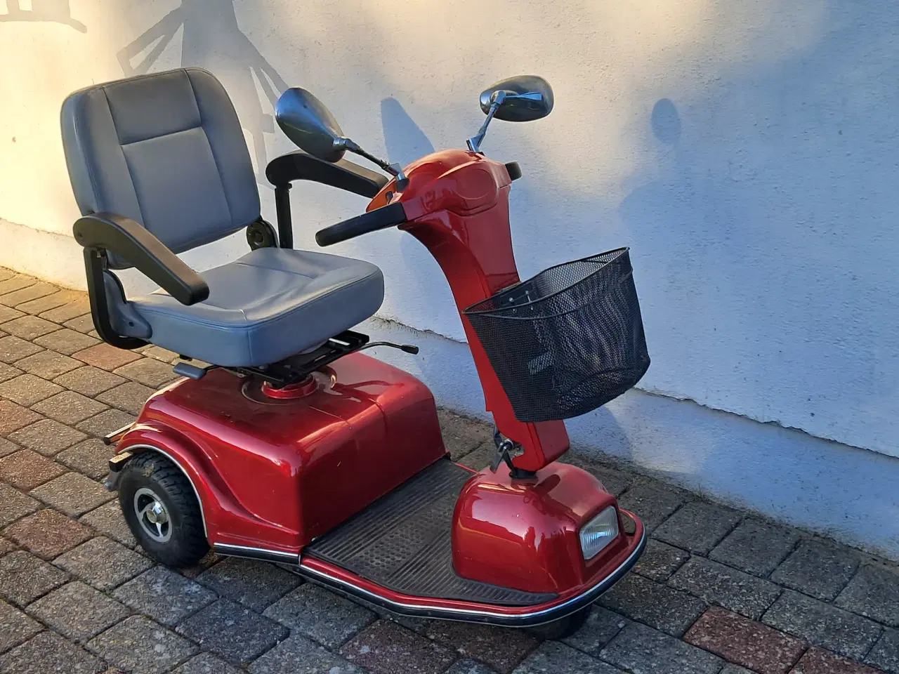 Billede 2 - El-scooter sælges for højst by