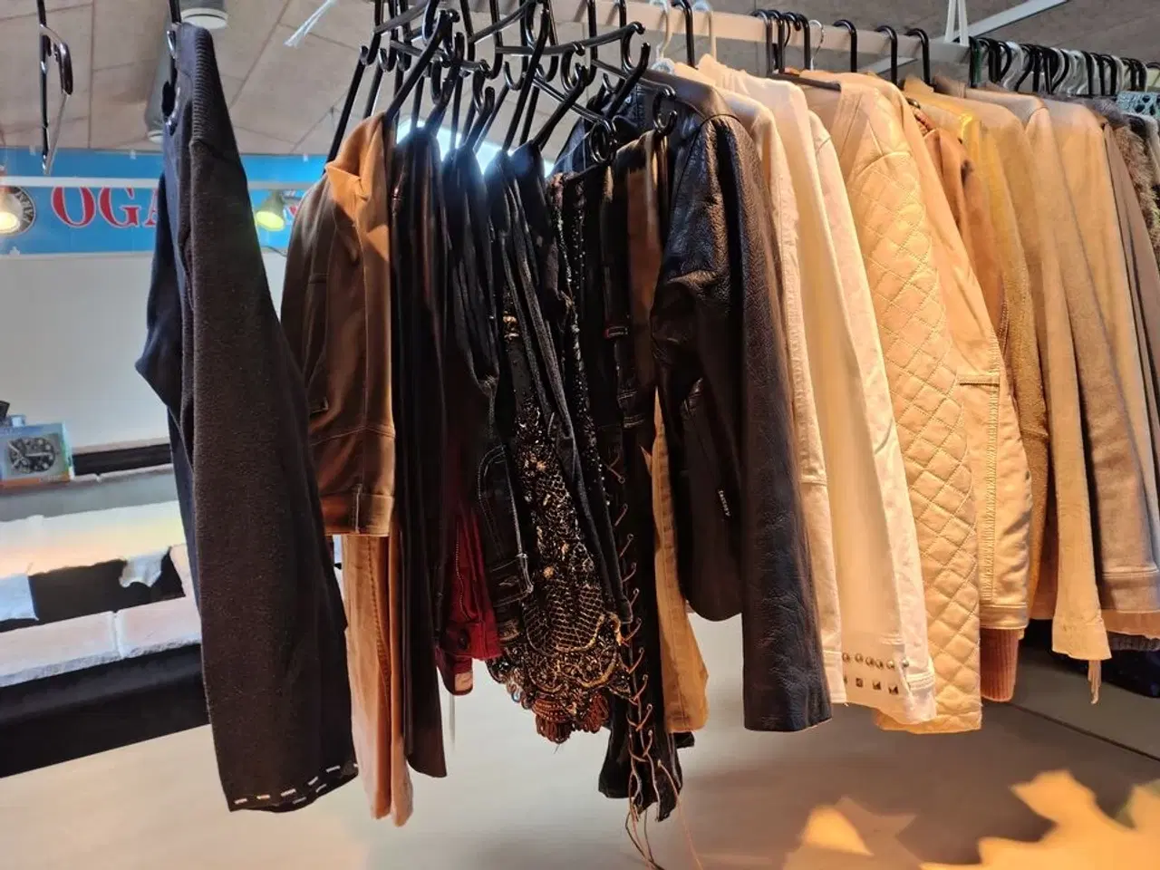 Billede 6 - Stort parti tøj