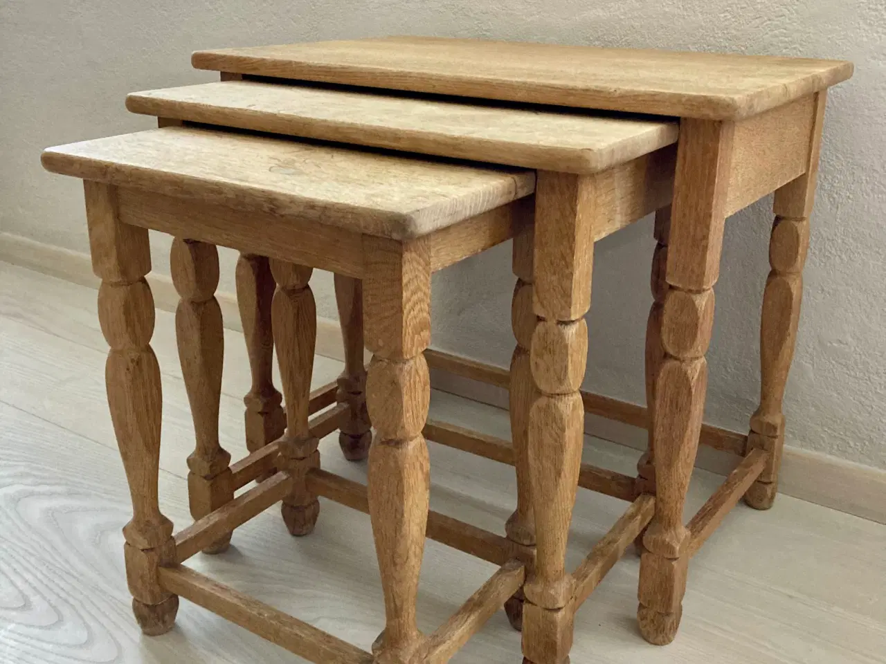 Billede 3 - 1960’er 3 indskudsborde massiv egetræ Dansk møbel