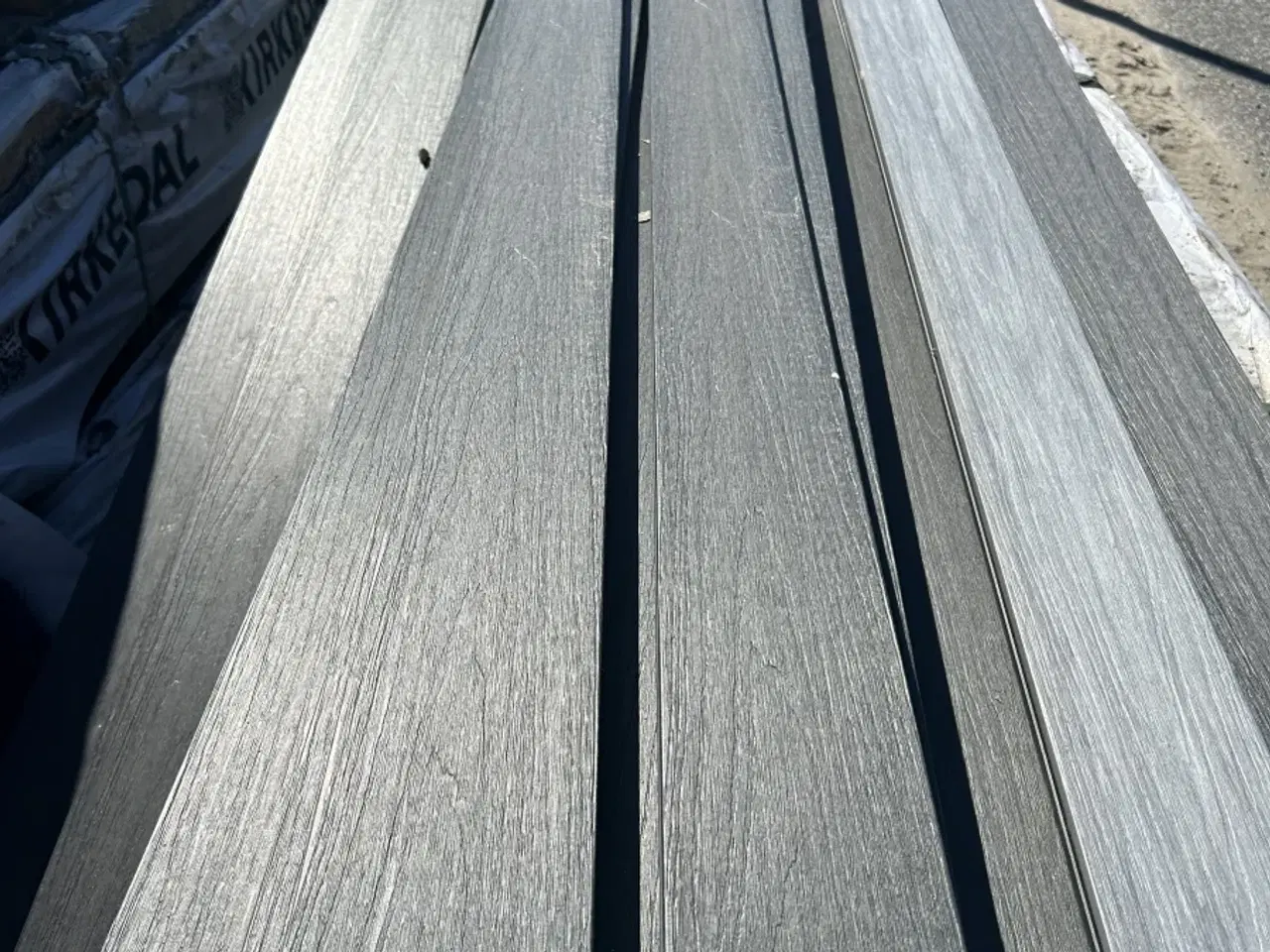 Billede 3 - Kompositbrædder Kirkedal 6 meter 60 styk i alt 360 meter