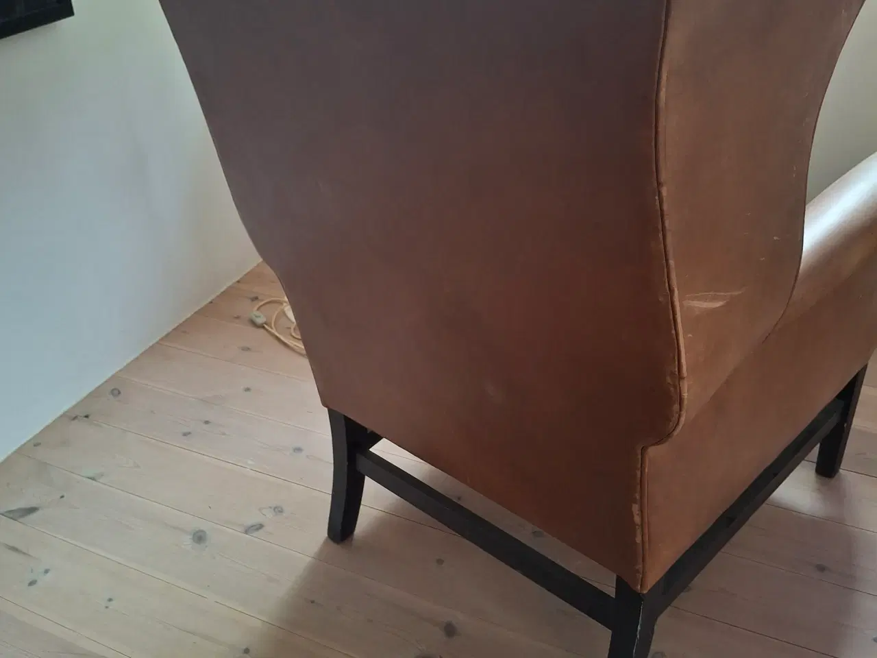 Billede 6 - 2 læder-øre-klapstole