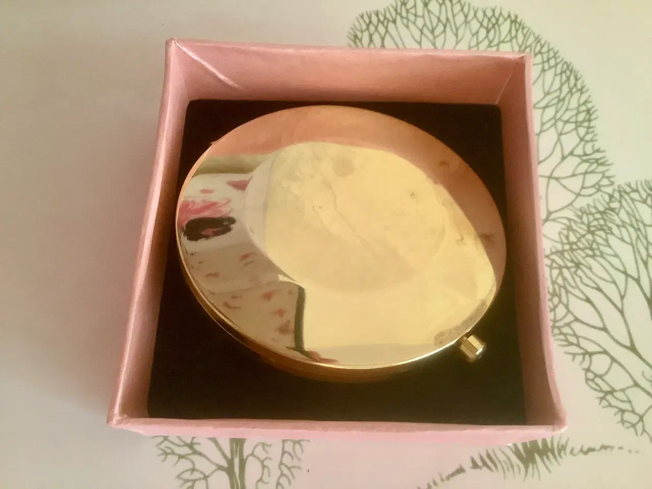 Billede 6 - Meget smukt taskespejl med påfugl.