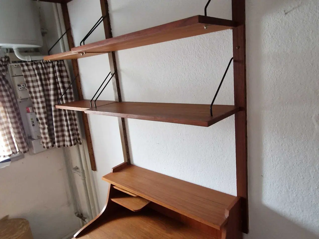 Billede 1 - Teaktræs skrivepult med 6 hylder og skrivepult