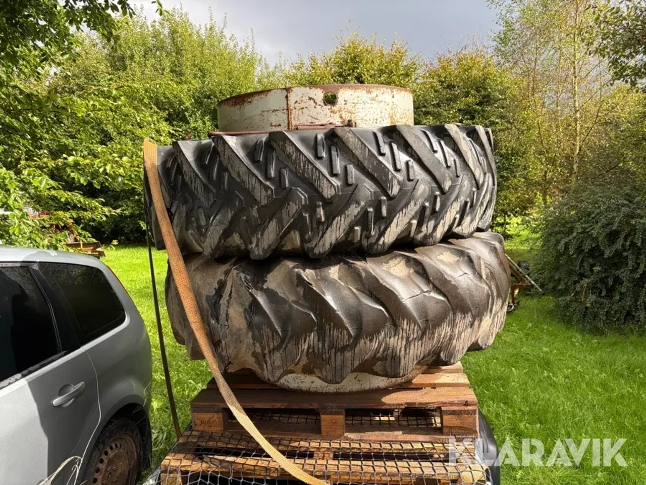 Billede 2 - Traktordæk Goodyear - 2 stk