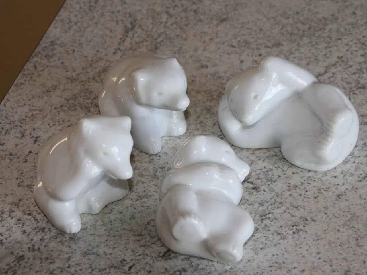 Billede 2 - Isbjørne keramik 4 stk., pris 100 kr. for alle 4 