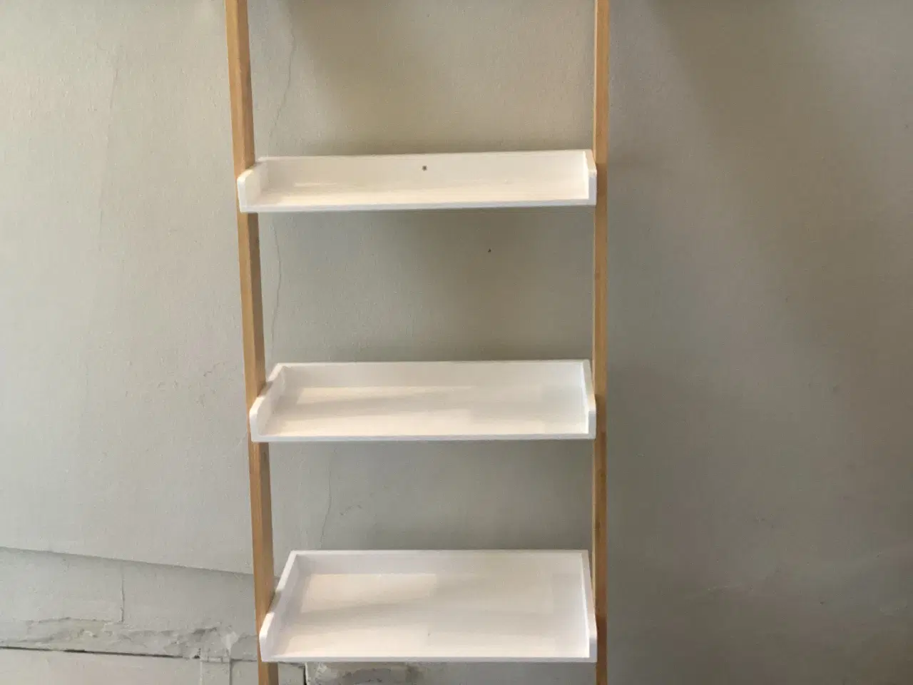 Billede 2 - Fritstående reol med 4 hylder