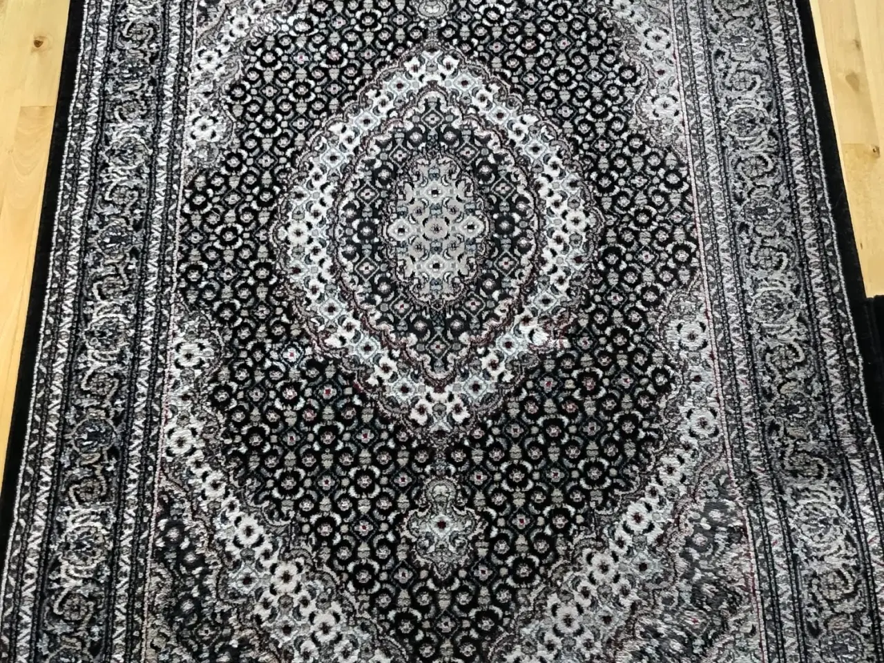 Billede 1 - Tæppe 140×200 fra dyr-og røgfrit hjem