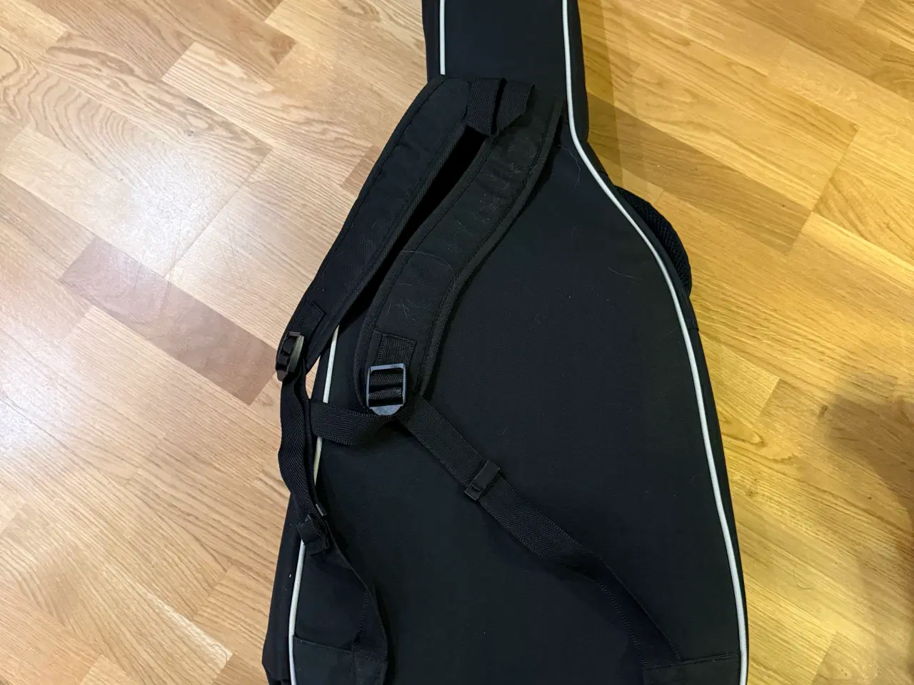 Billede 4 - Rigtig fin børne guitar, mærke santana