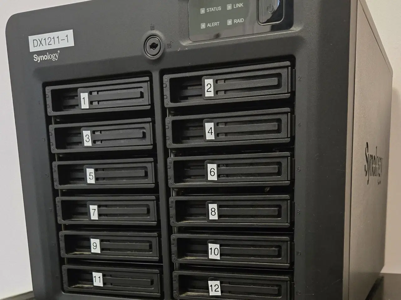 Billede 2 - Synology DX1211 udvidelses-enhed 12-bay med kabel