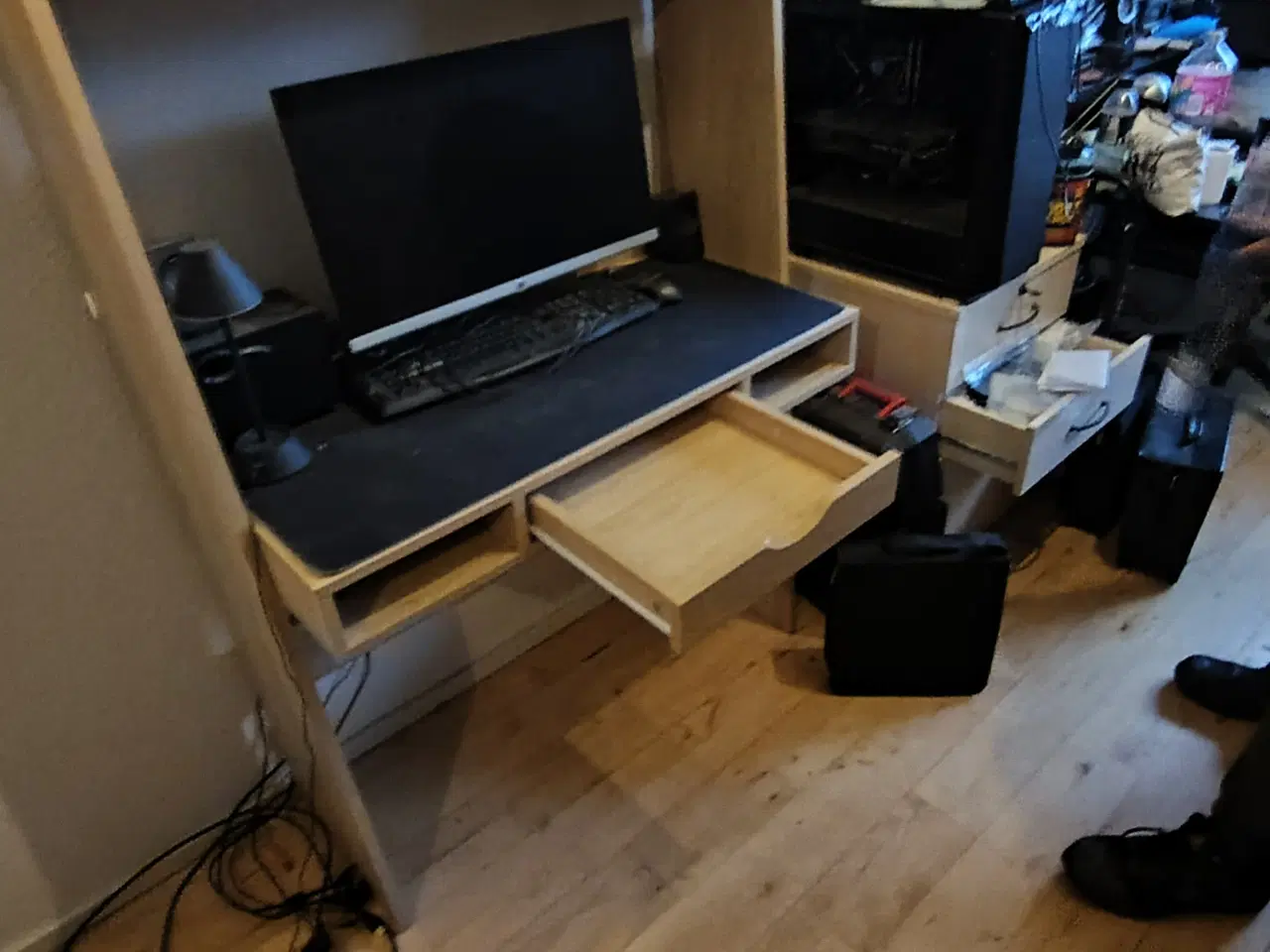 Billede 2 - Skrivebord fra jysk