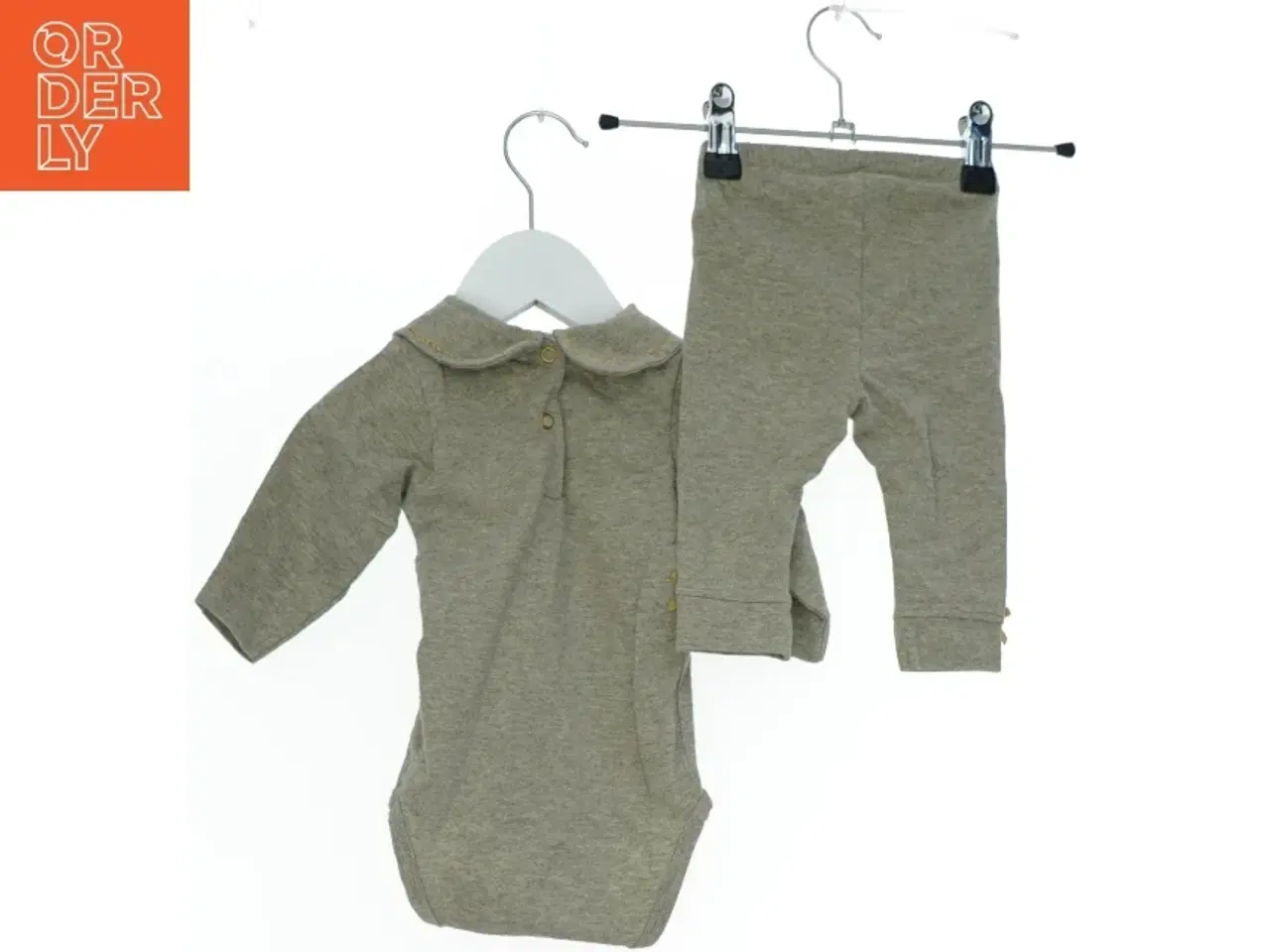 Billede 2 - Grå body og bukser fra Name It (str. 62)