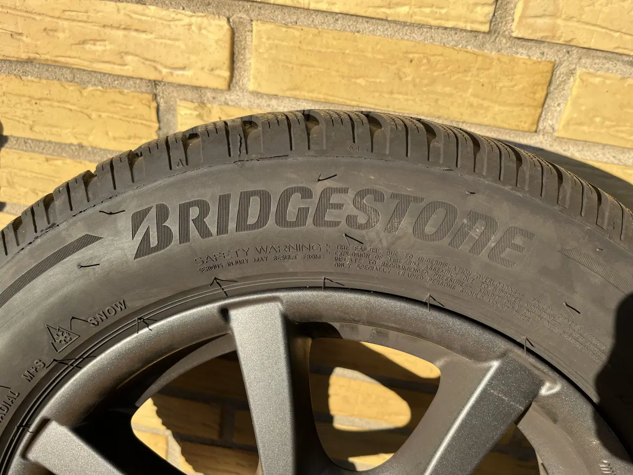 Billede 2 - VINTERDÆK,BRIDGESTONE 175/65R15 kørt 3 Mdr