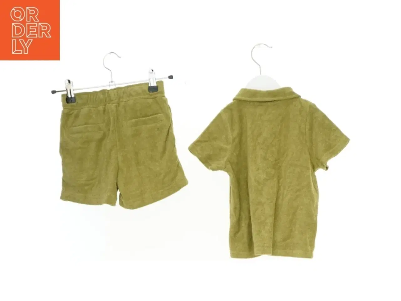 Billede 2 - Skjorte og shorts fra Pomp de Lux (str. 98 cm)